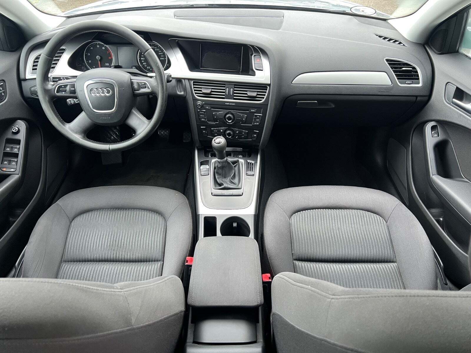 Sølv Audi A4 fra 2010