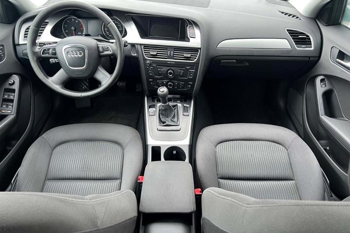 Sølv Audi A4 fra 2010