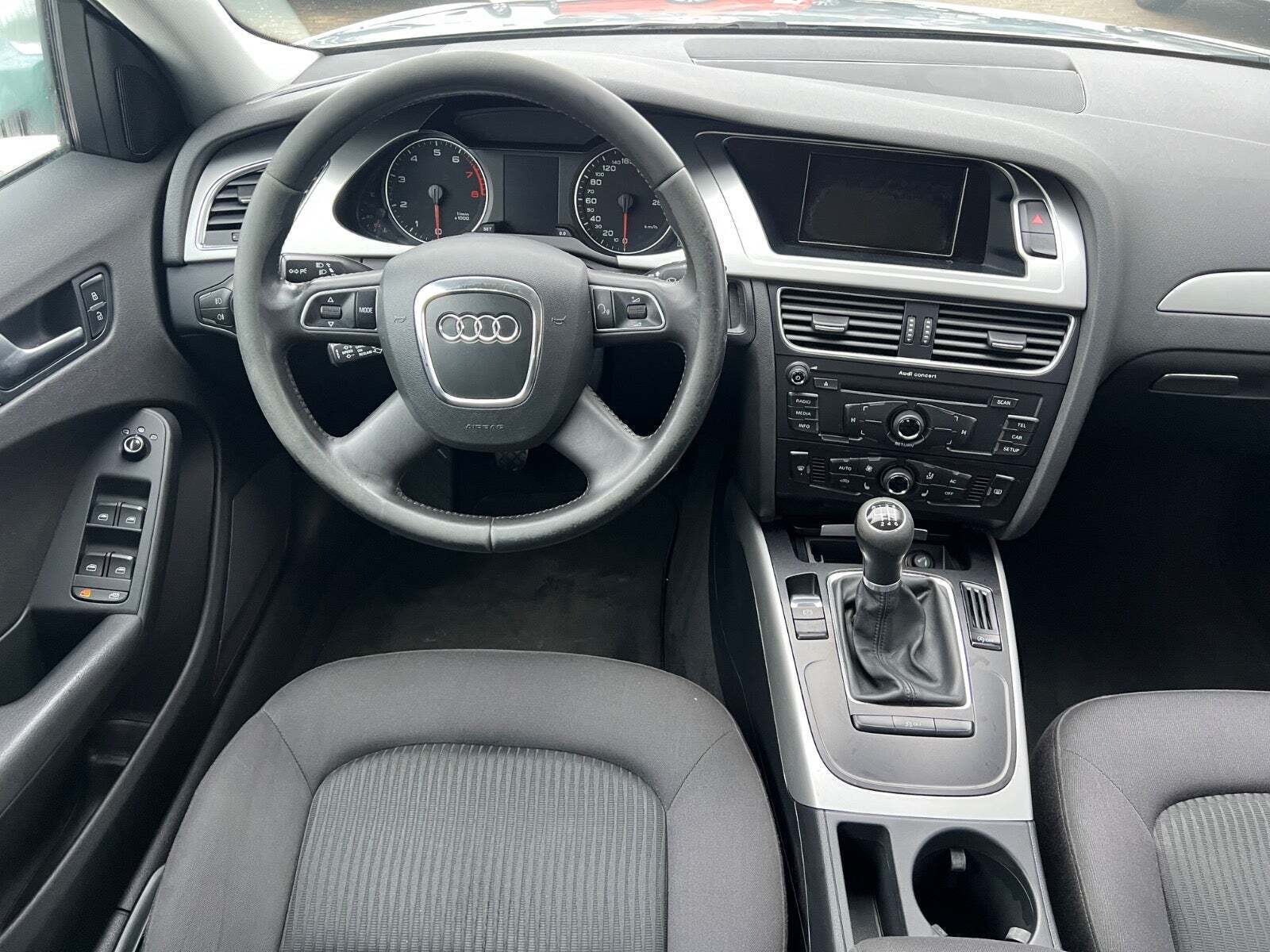 Sølv Audi A4 fra 2010