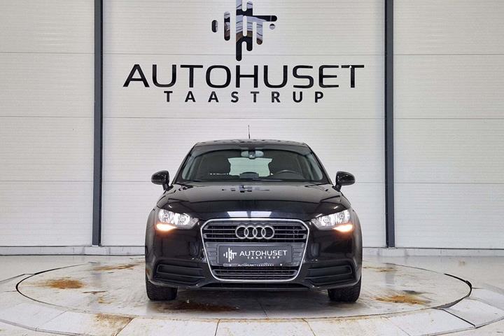 Sort Audi A1 fra 2012 set udefra