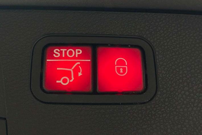 Grå Mercedes E63 fra 2018