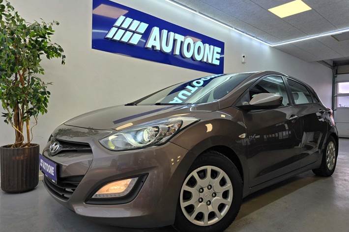Brun Hyundai i30 fra 2014