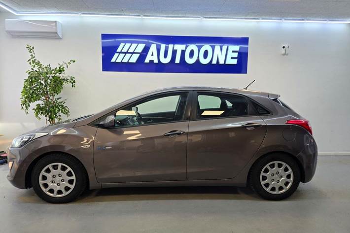 Brun Hyundai i30 fra 2014