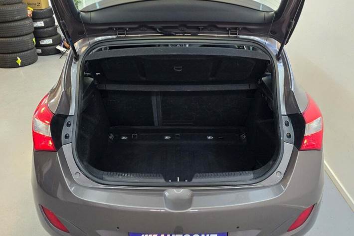 Brun Hyundai i30 fra 2014