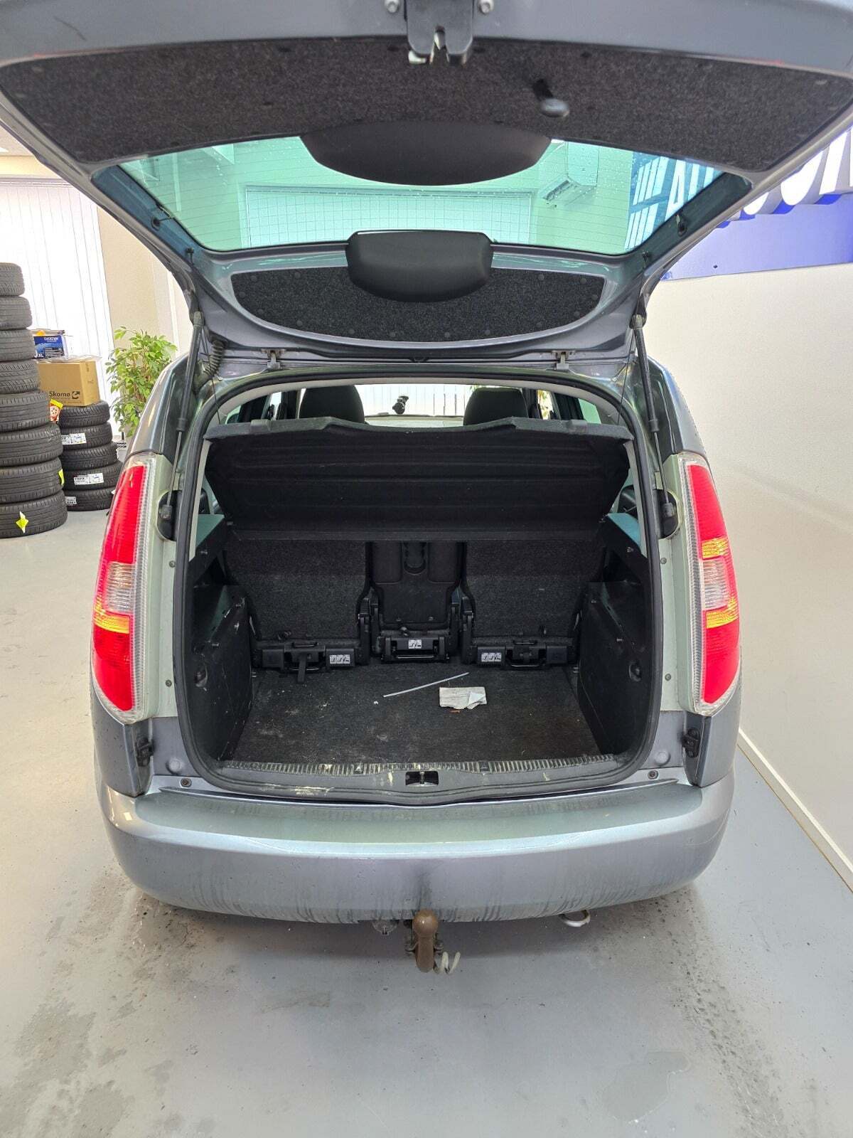 Grå Skoda Roomster fra 2012