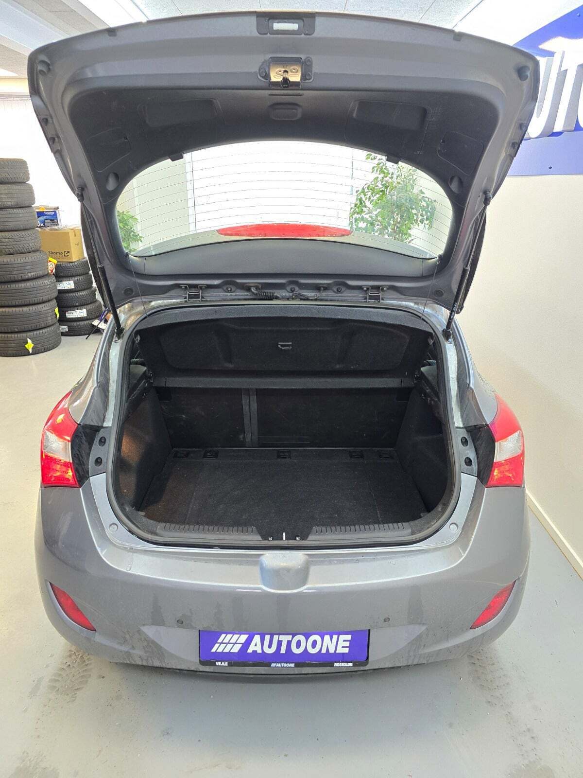 Grå Hyundai i30 fra 2015