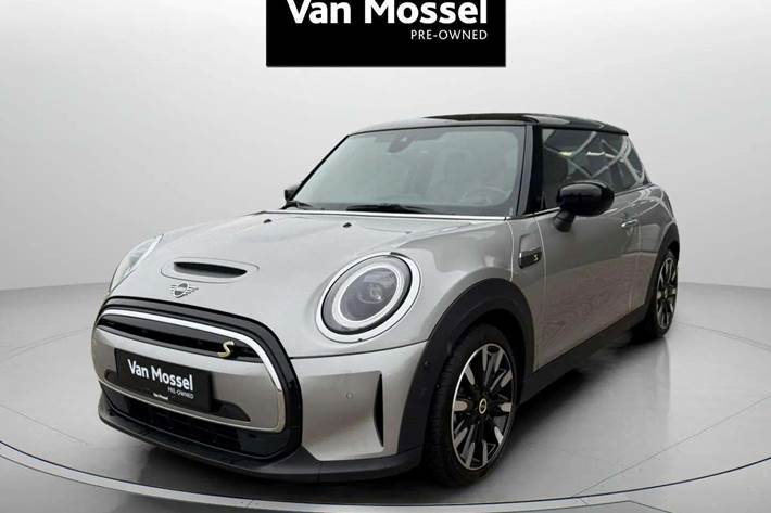 Orange Mini Cooper SE fra 2023 set udefra