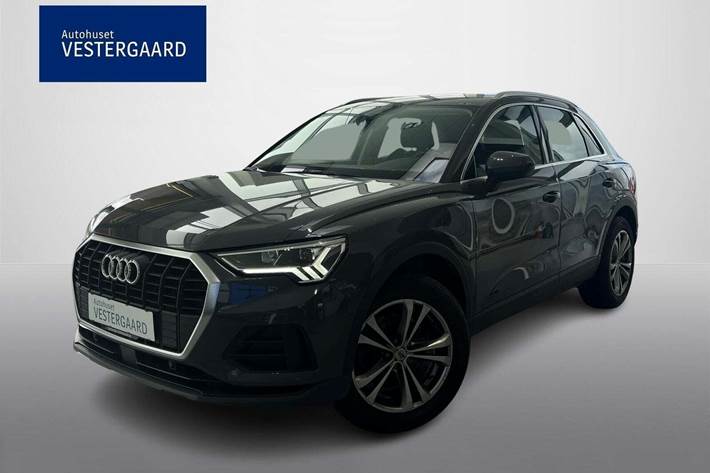 Grå Audi Q3 fra 2021 set udefra