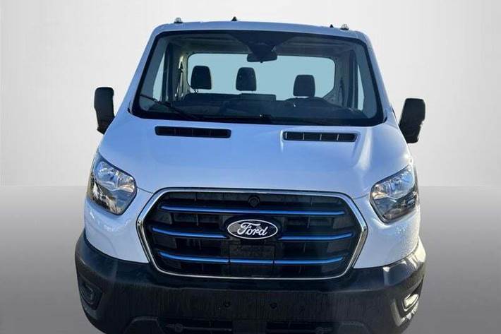 Hvid Ford E-Transit 350 L3 Chassis fra 2025