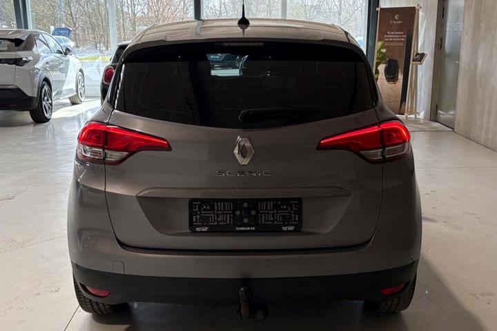 Grå Renault Scenic IV fra 2017