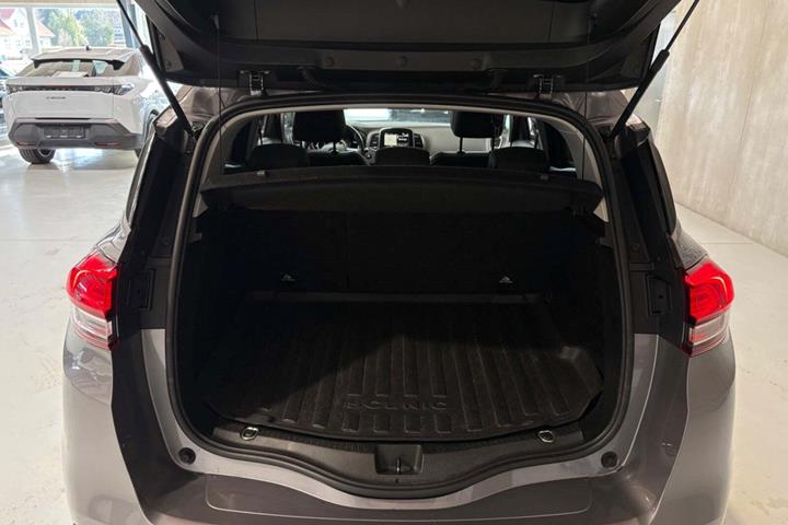Grå Renault Scenic IV fra 2017
