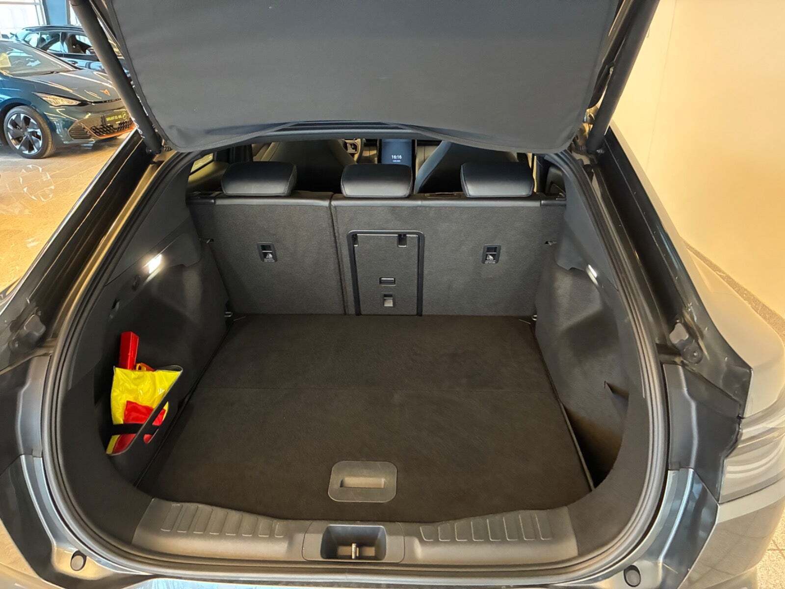 Ford Capri 77 Premium Extended Range