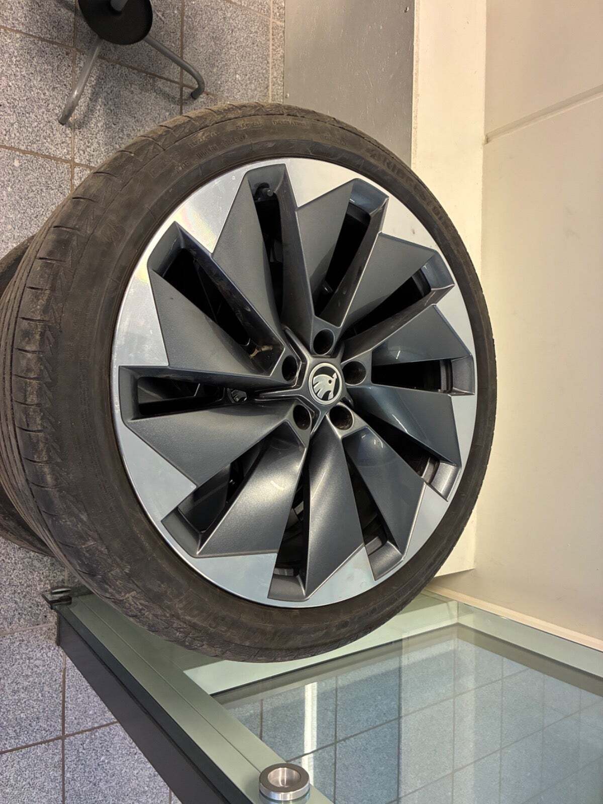 Sort Skoda Enyaq fra 2021