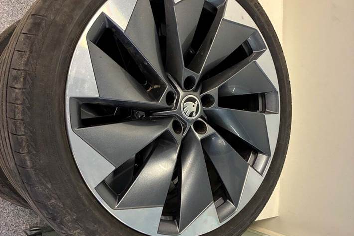 Sort Skoda Enyaq fra 2021