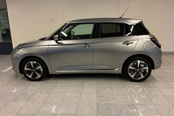 Sølv Suzuki Swift fra 2024