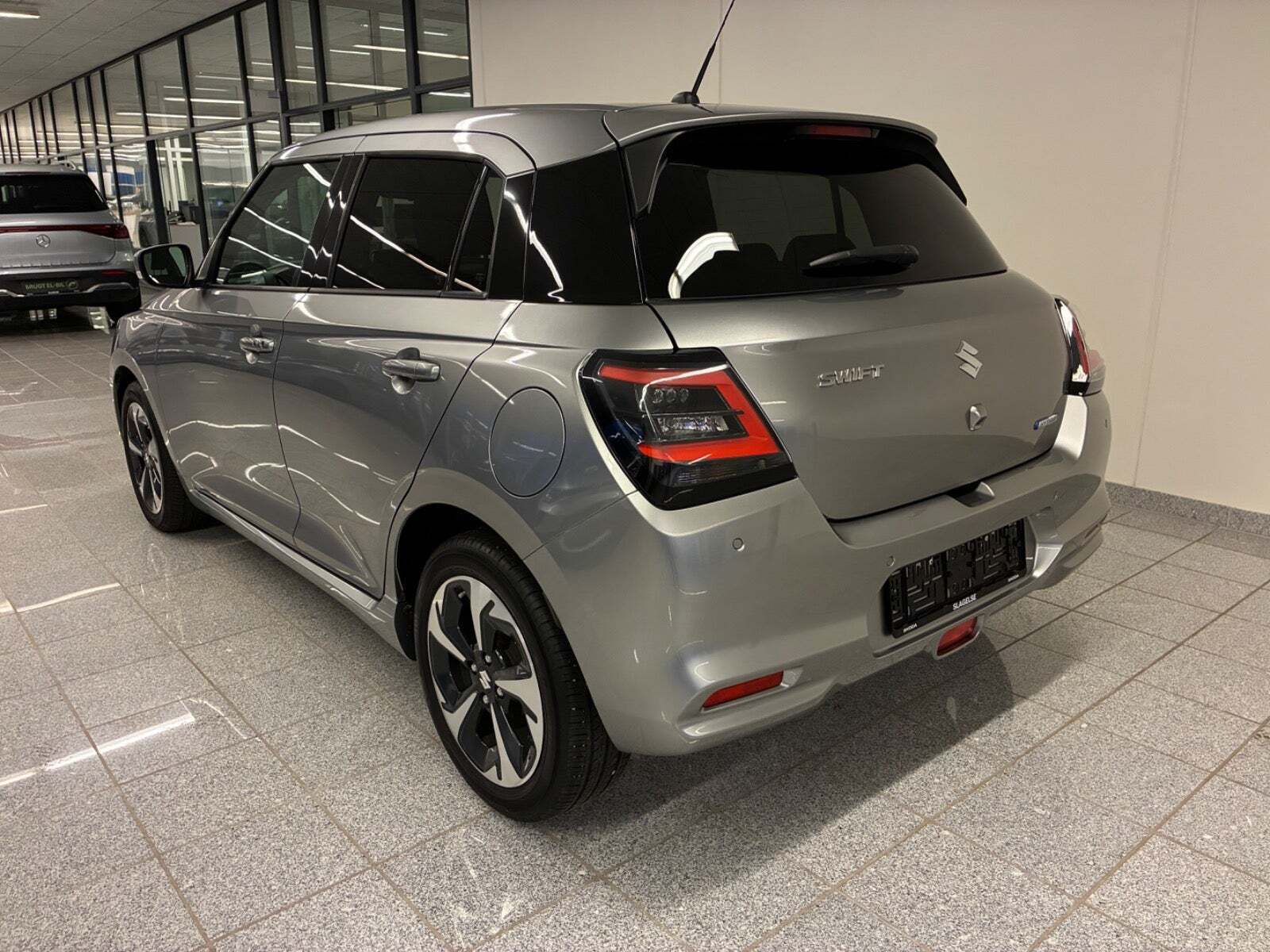 Sølv Suzuki Swift fra 2024