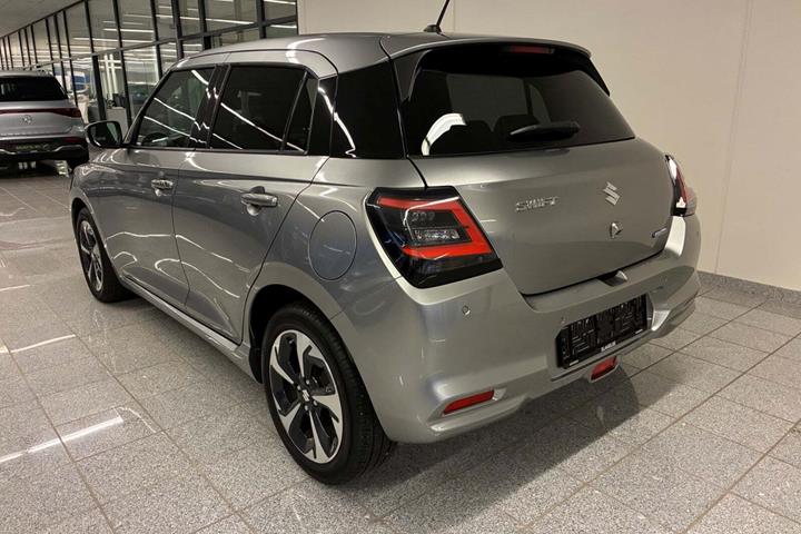 Sølv Suzuki Swift fra 2024