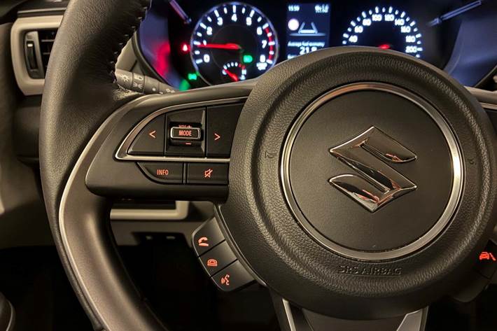 Sølv Suzuki Swift fra 2024