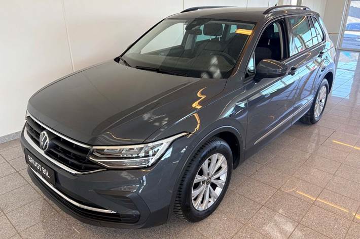 Grå VW Tiguan fra 2021