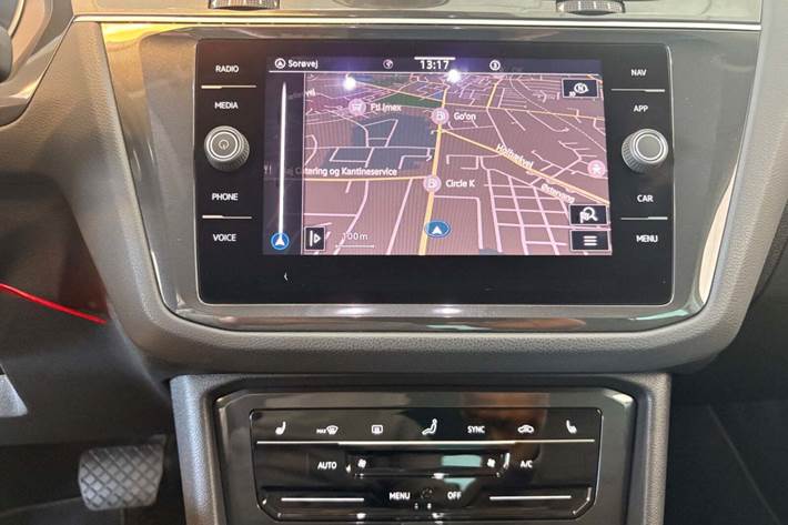 Grå VW Tiguan fra 2021