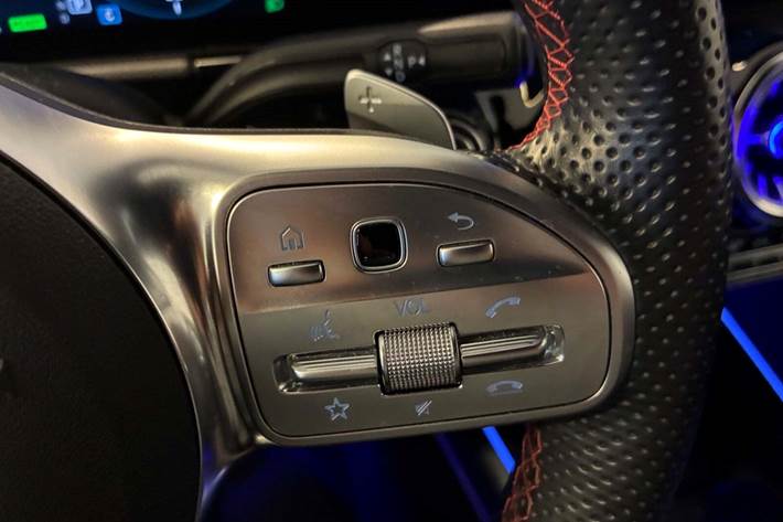 Sort Mercedes EQA250 fra 2021