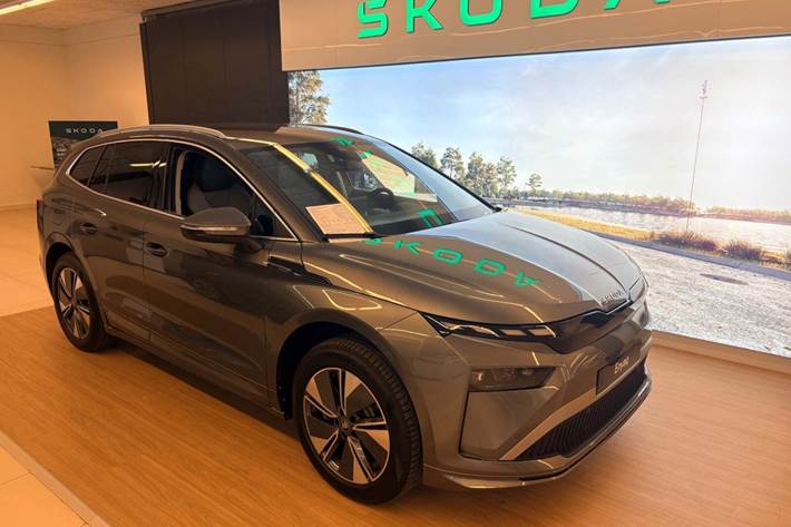 Grå Skoda Enyaq fra 2026