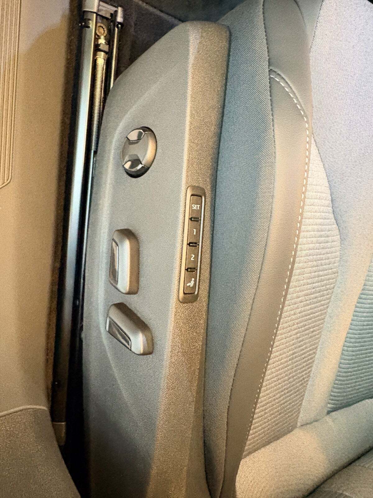 Grå Skoda Enyaq fra 2026