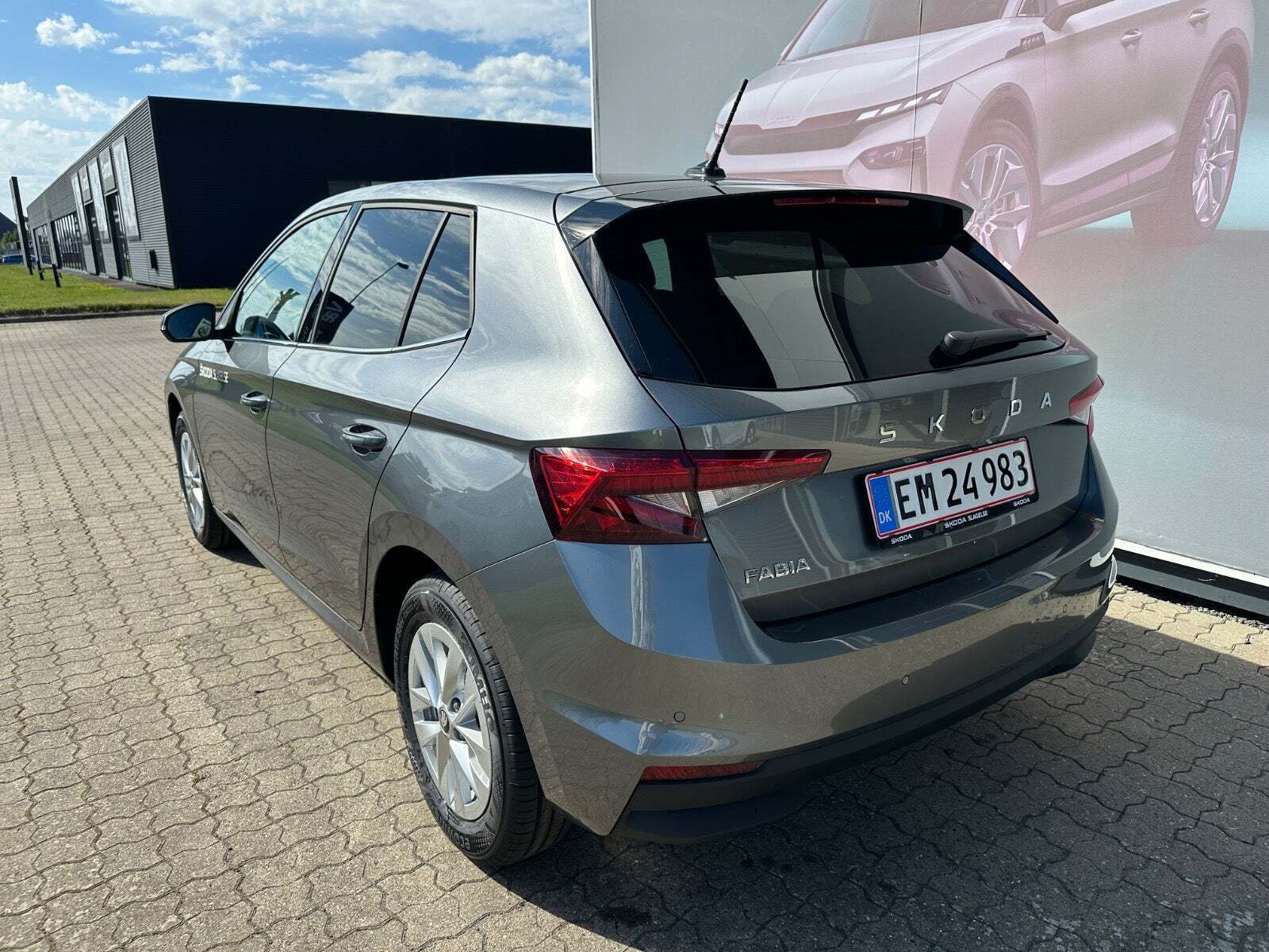 Grå Skoda Fabia fra 2026