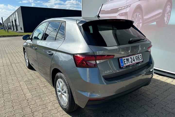 Grå Skoda Fabia fra 2026