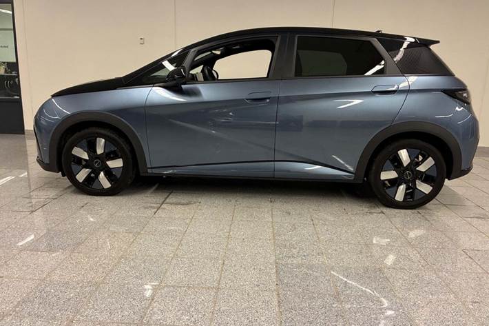Blå BYD Dolphin fra 2024