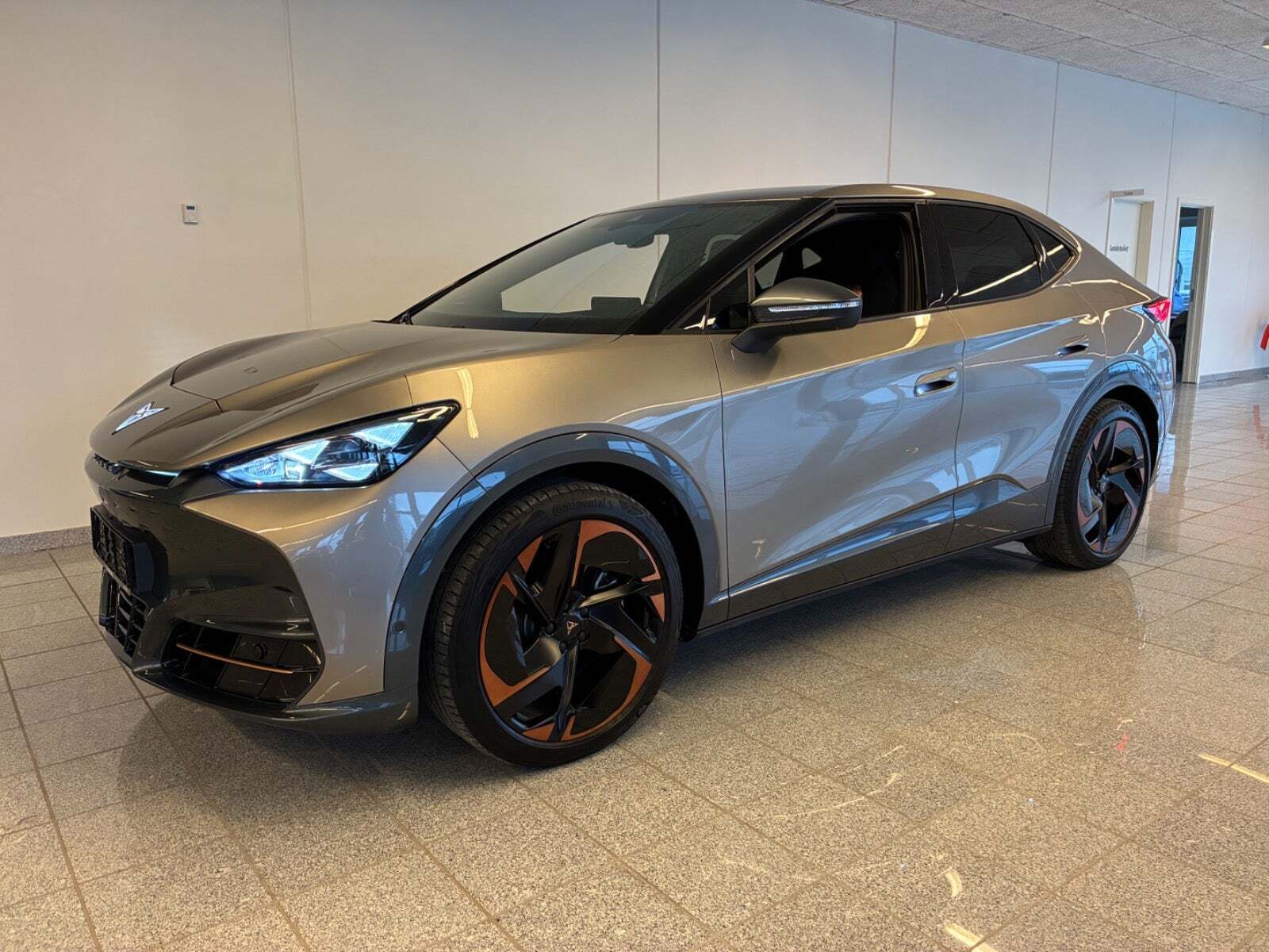 Cupra Tavascan 77 VZ Adrenaline