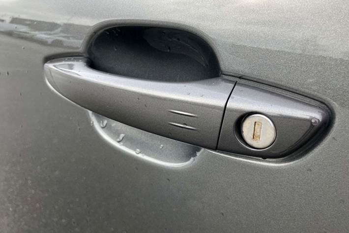 Grå Citroën ë-C4 fra 2024