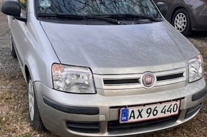 Grå Fiat Panda fra 2011