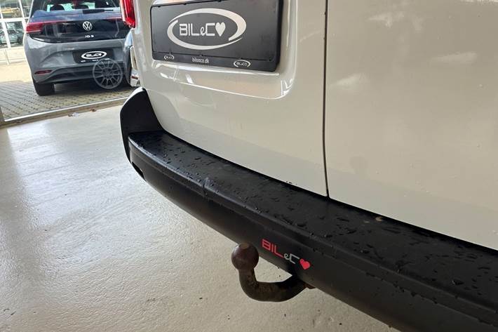 Hvid Toyota ProAce fra 2021