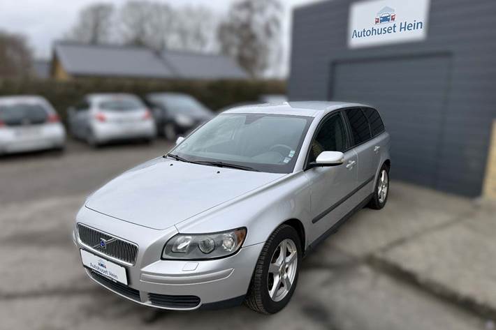 Sølv Volvo V50 fra 2004