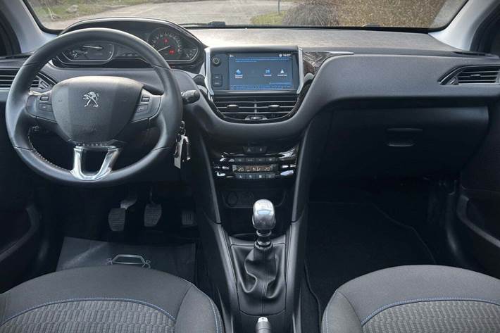 Sort Peugeot 208 fra 2019