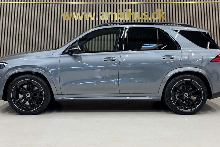 Grå Mercedes GLE350 de fra 2025