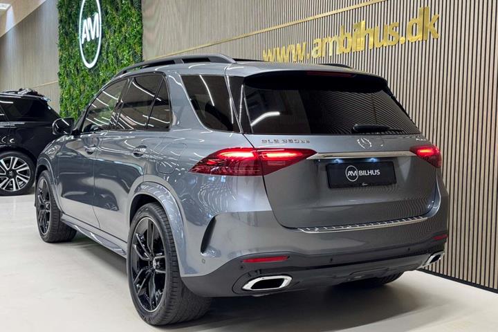 Grå Mercedes GLE350 de fra 2025