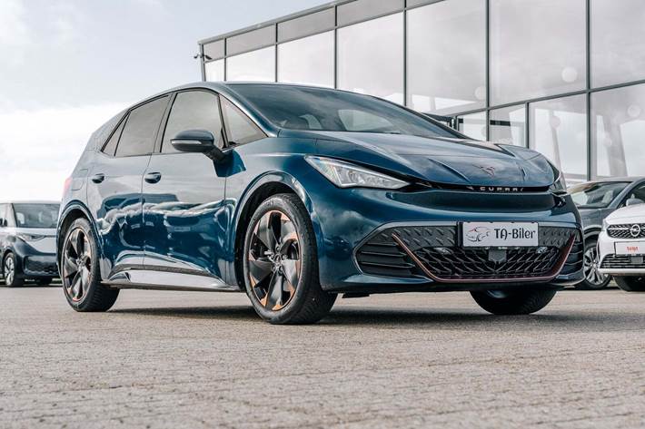 Blå Cupra Born fra 2023