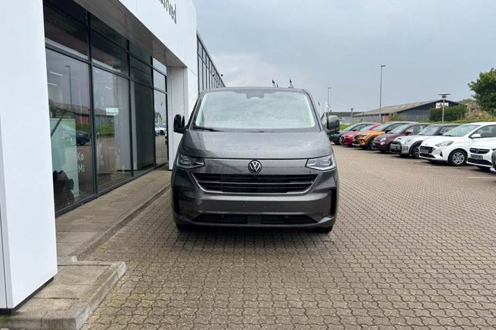 Grå VW Transporter fra 2025