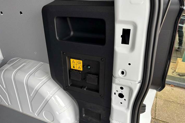 Hvid VW e-Transporter fra 2025