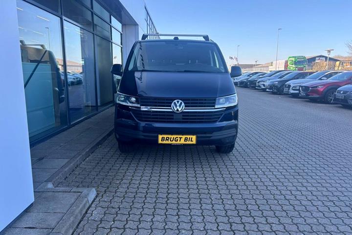 Blå VW Transporter fra 2020