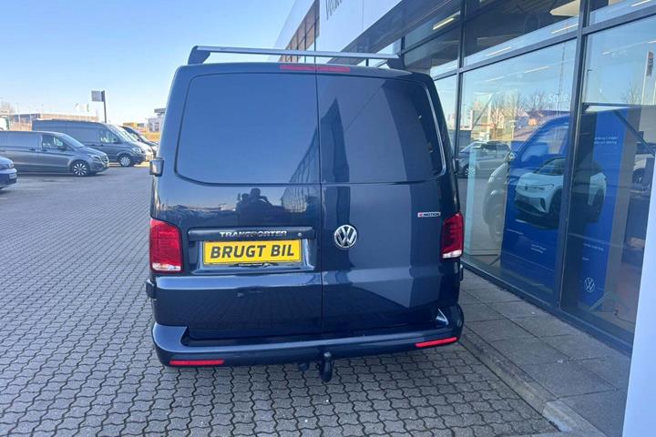 Blå VW Transporter fra 2020