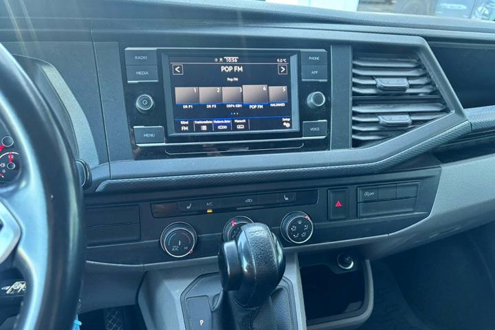 Blå VW Transporter fra 2020