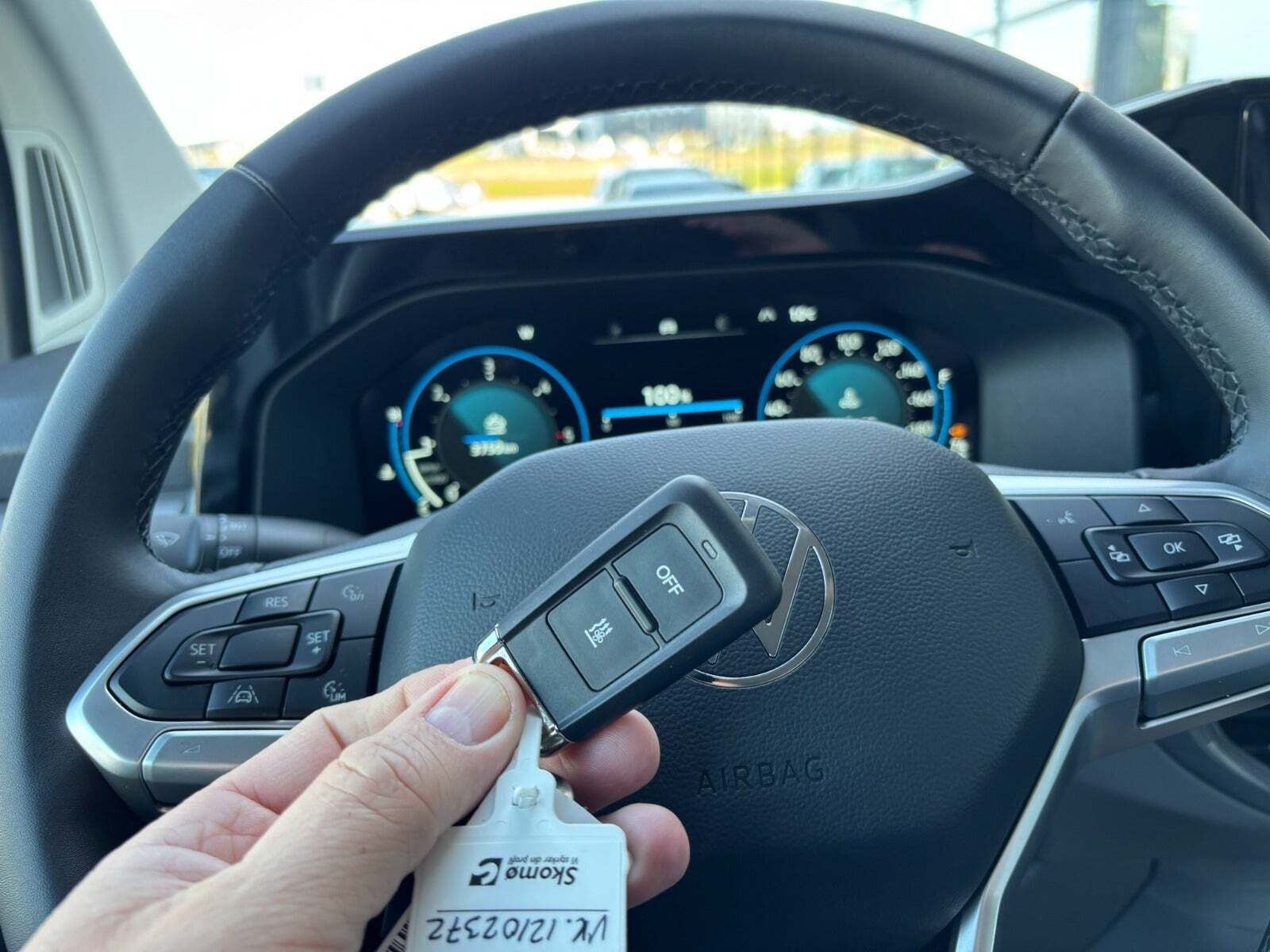 Hvid VW Transporter fra 2025