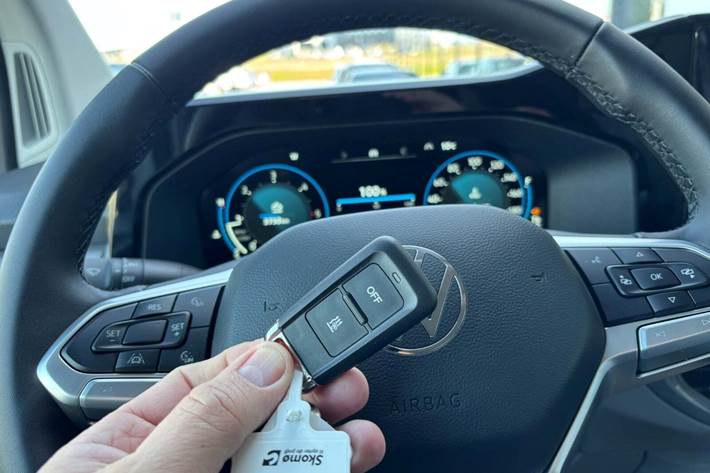 Hvid VW Transporter fra 2025