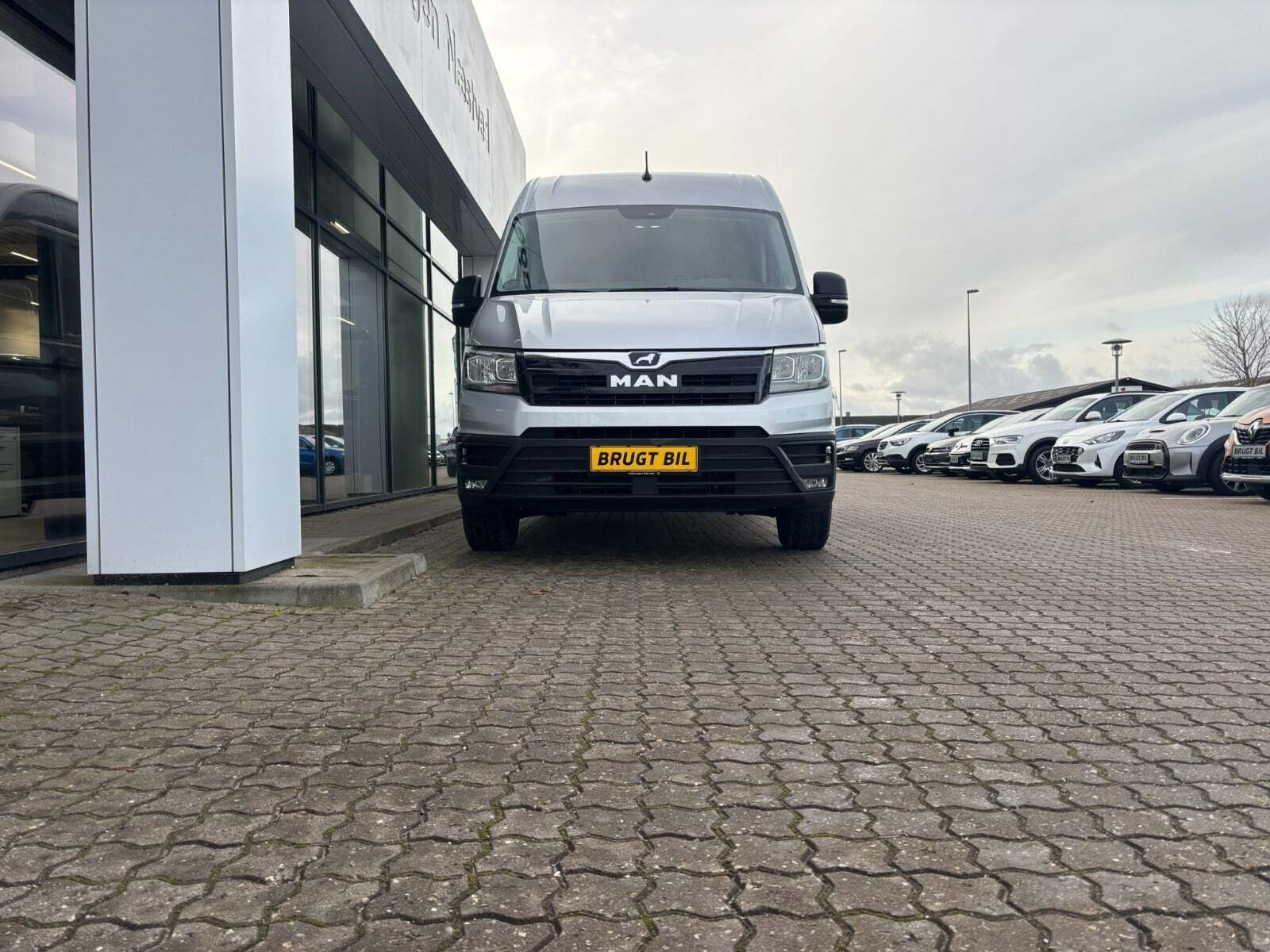 MAN TGE 2,0 3.180 Kassevogn L3H3 aut. FWD