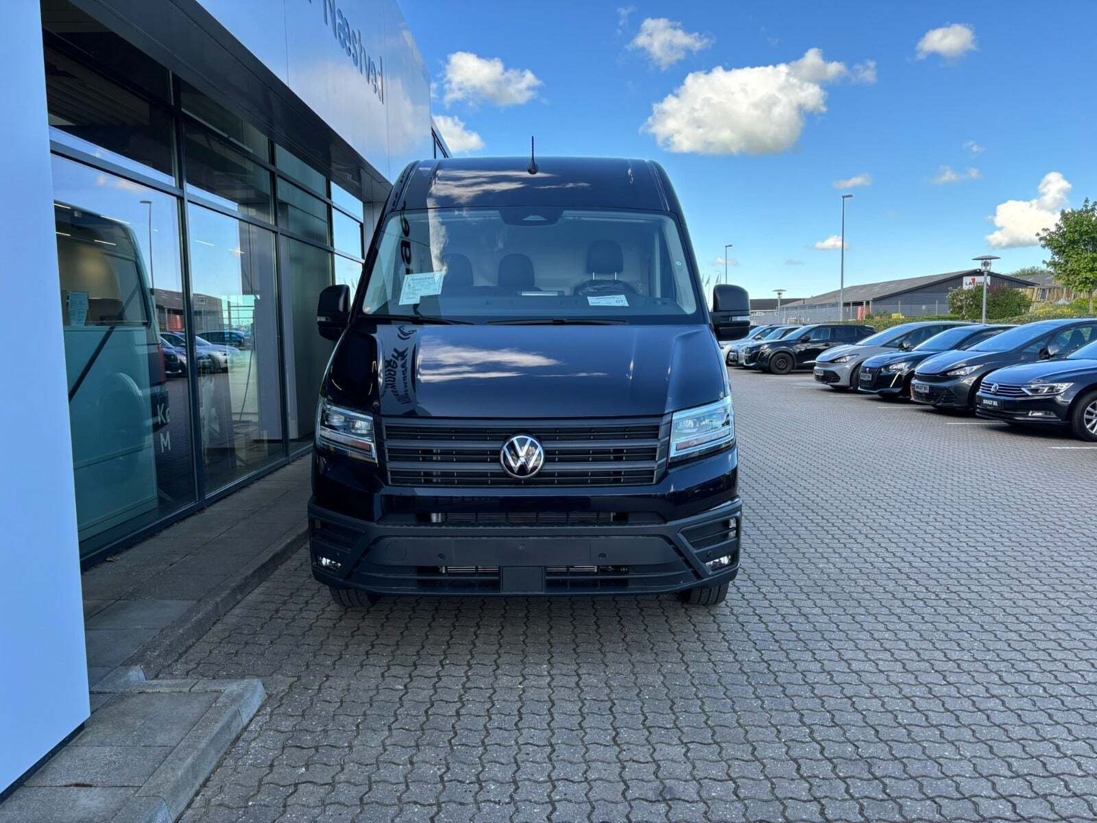 VW Crafter 35 2,0 TDi 177 Kassevogn L3H3 aut.