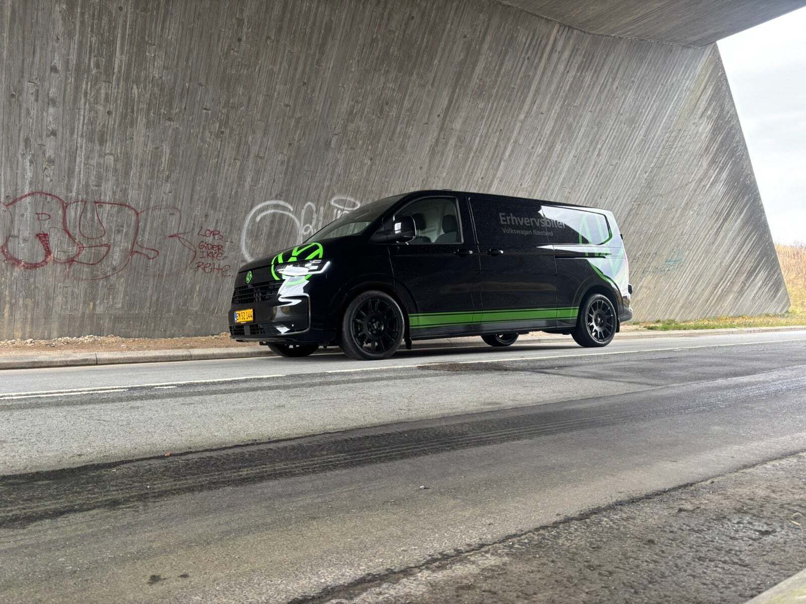 VW Transporter 2,0 TDi 170 Comfort Kassevogn aut. LWB