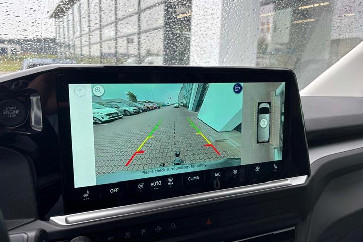 Sort VW Transporter fra 2025